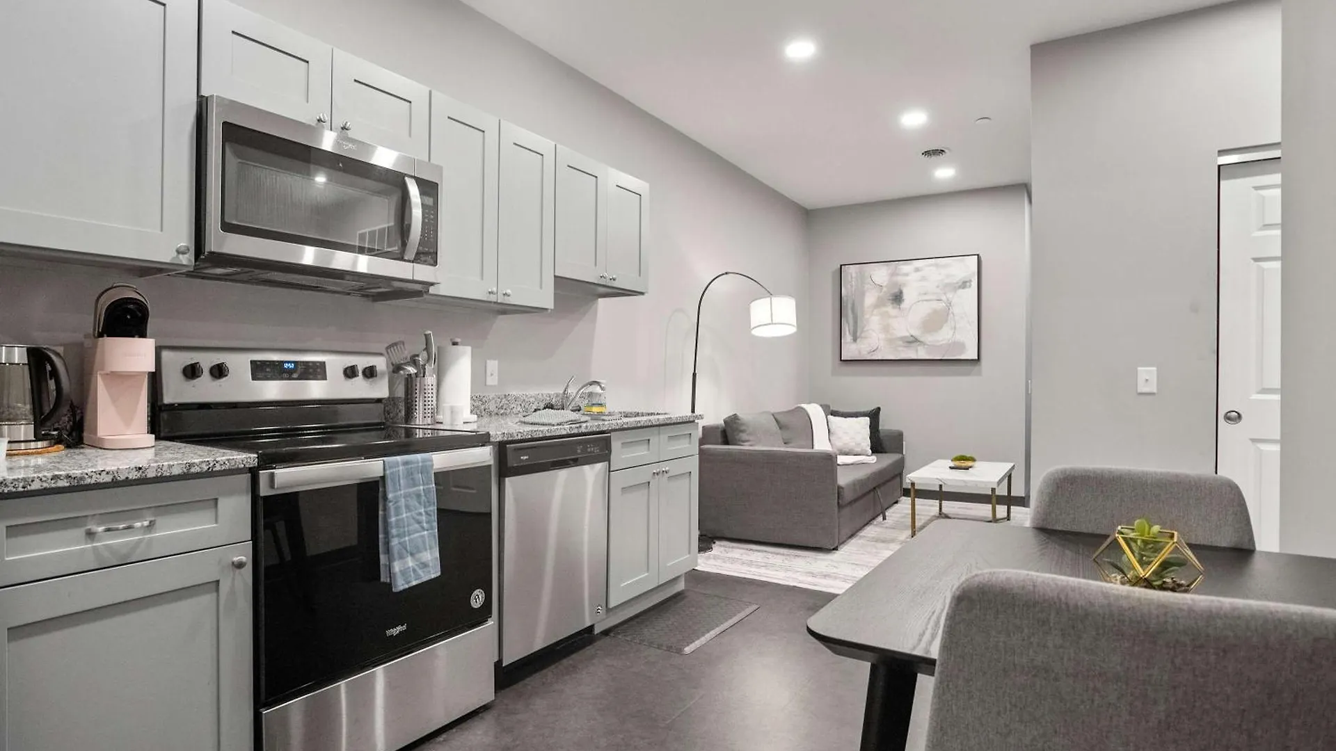 Apartment CozySuites Modern 1BR in Downtown Pitts #5 Pittsburgh