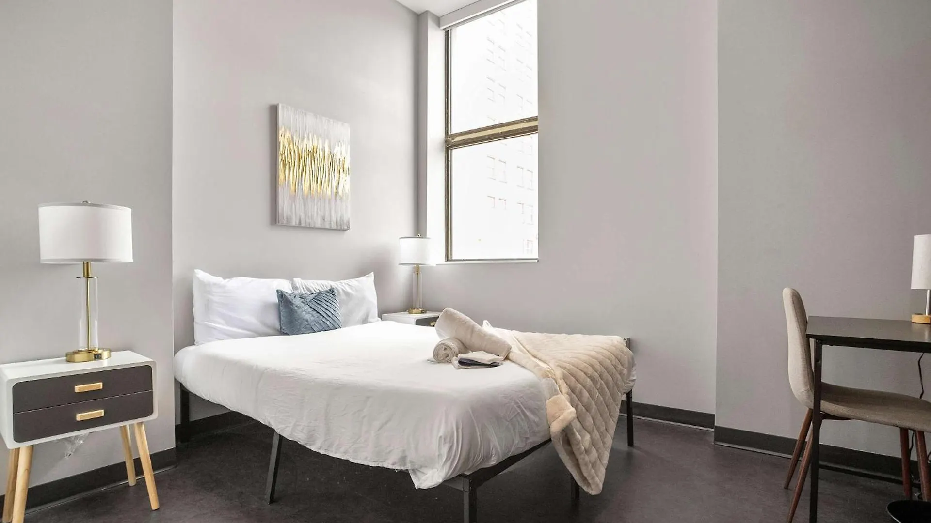 CozySuites Modern 1BR in Downtown Pitts #5 Pittsburgh Apartment